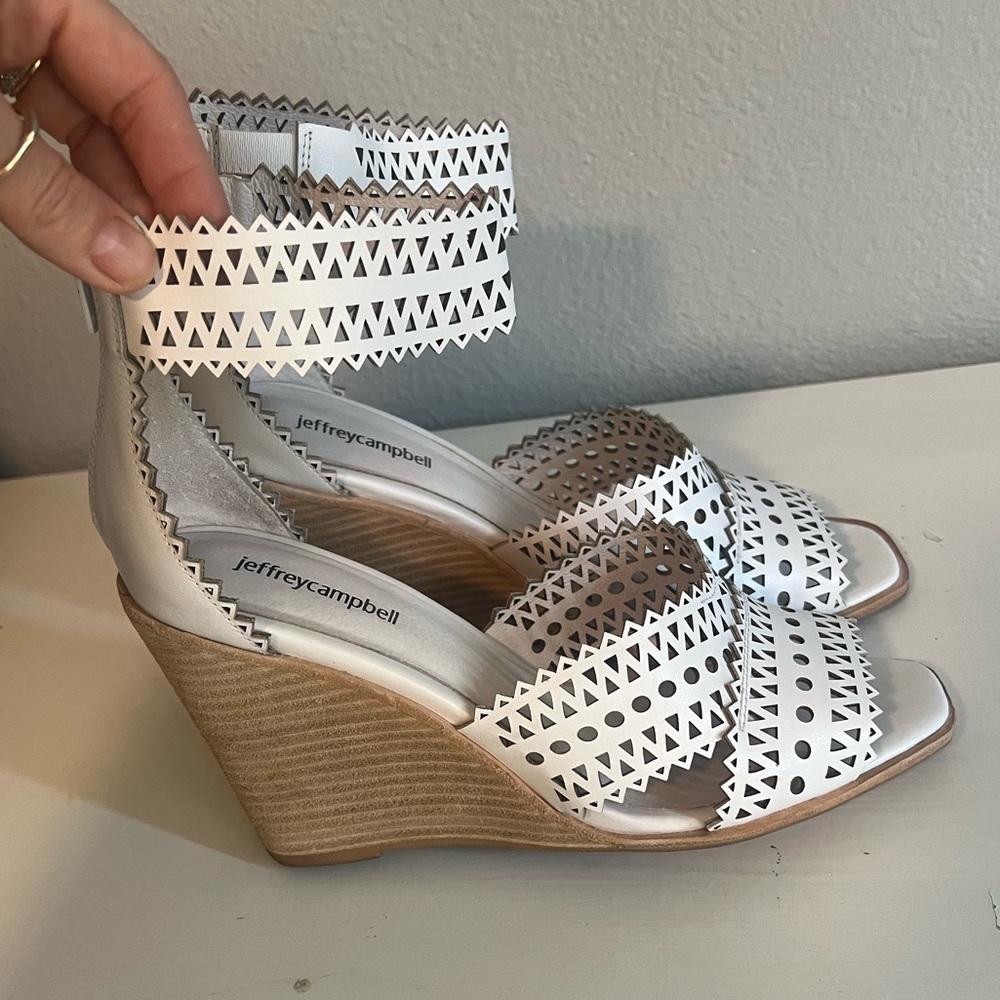 Jeffrey Campbell Besante Sandal Open Toe White Leather Perforated Wedge Size 9.5